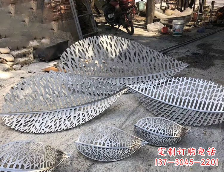 烟台树叶镂空不锈钢雕塑