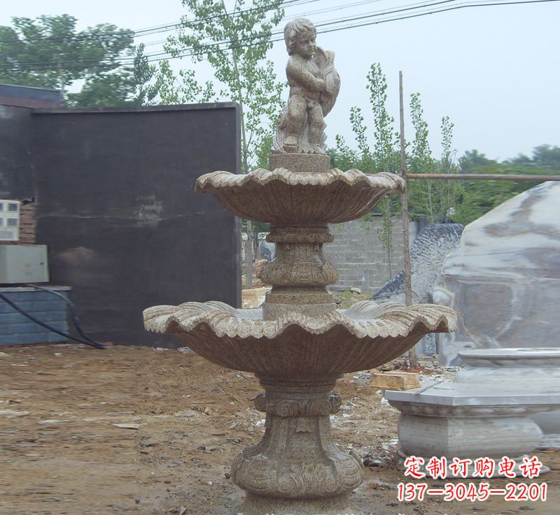 烟台双手捧钵的石雕佛像