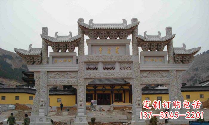 烟台寺庙景观三门五楼石牌坊