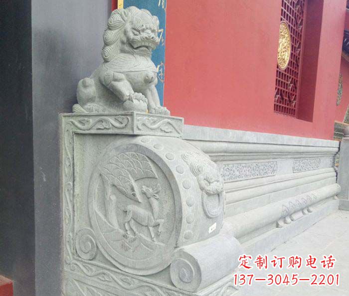 烟台寺庙景观狮子石门墩抱鼓石