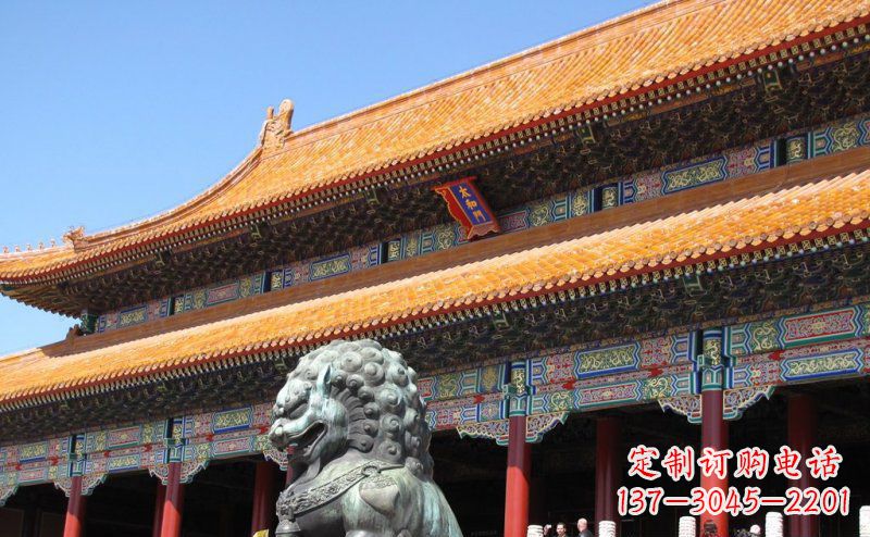 烟台寺庙门口青铜狮子雕塑