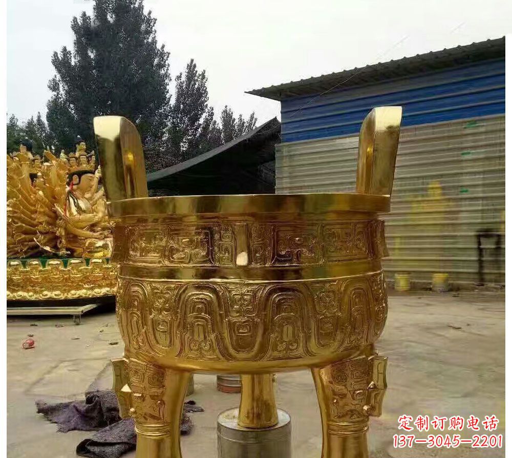 烟台寺庙三足圆形香炉铜雕