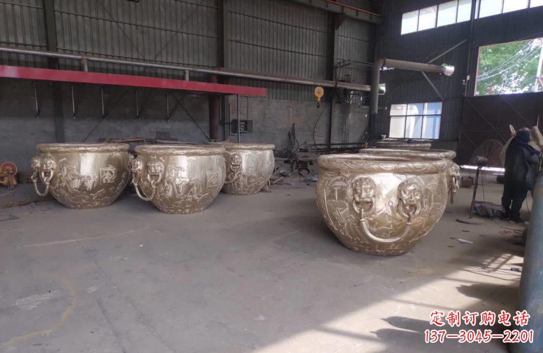 烟台寺庙水缸铜雕塑