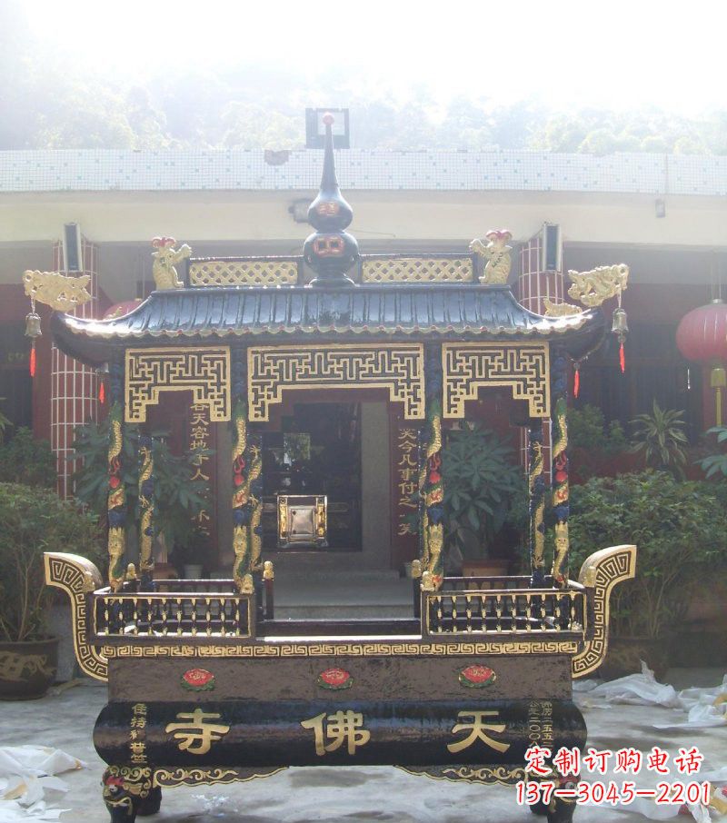 烟台寺庙铸铜四足方形带顶香炉