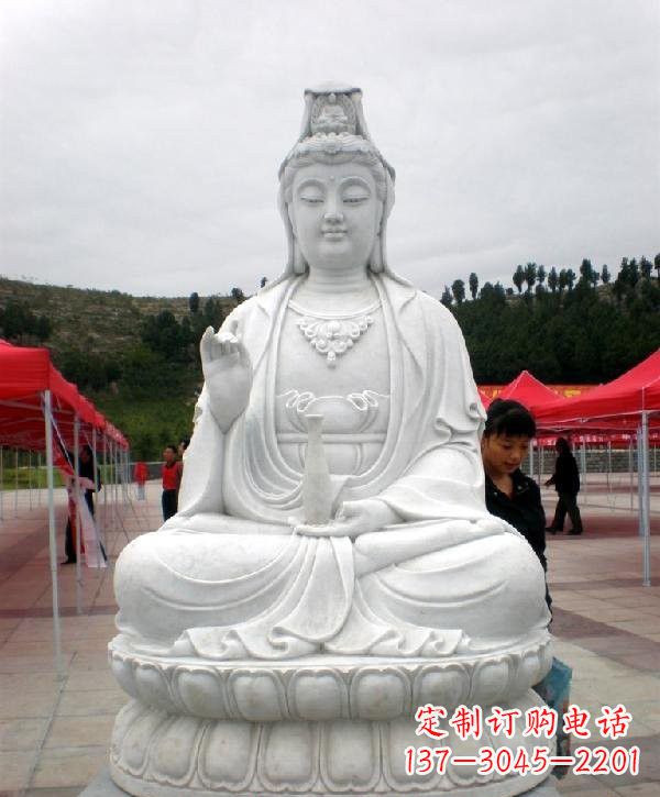 烟台寺庙坐式观音雕像