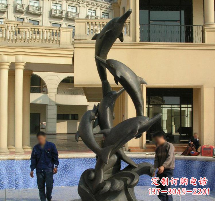 烟台跳跃海豚雕塑