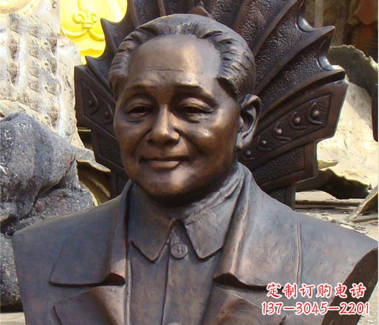 烟台铜雕广场邓小平肖像雕塑