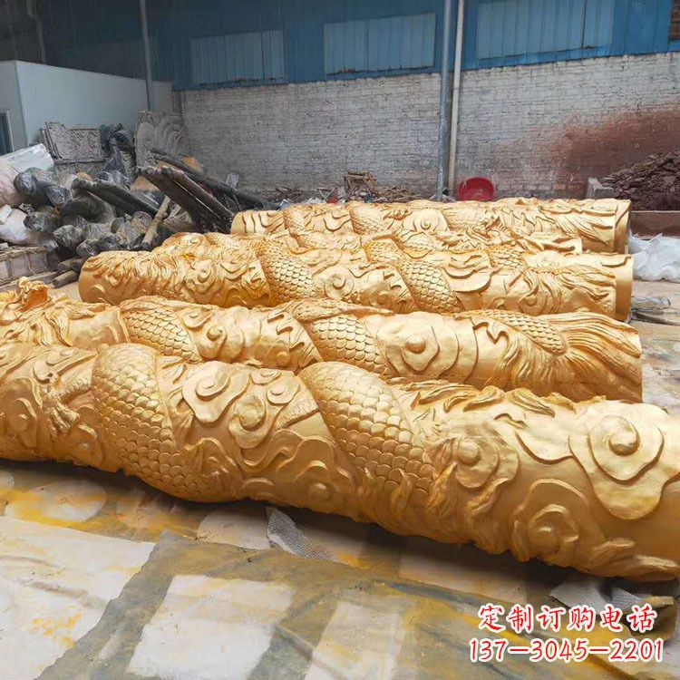 烟台铜雕广场龙柱