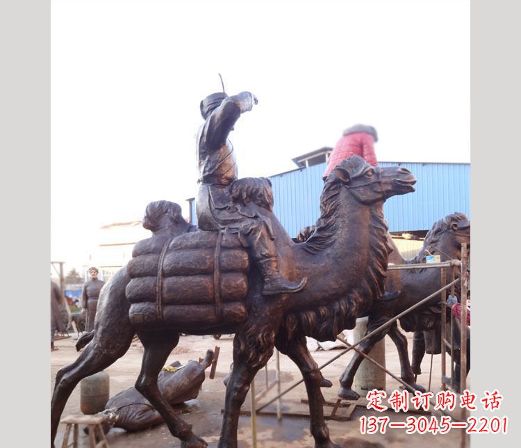 烟台铜雕广场骑骆驼雕塑