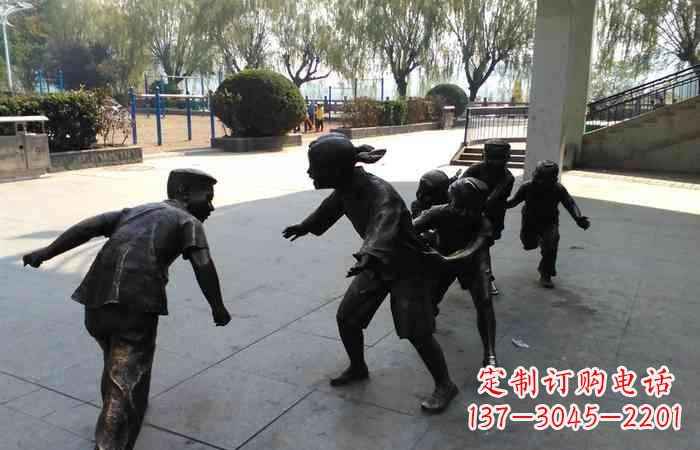 烟台玩老鹰捉小鸡的儿童铜雕222