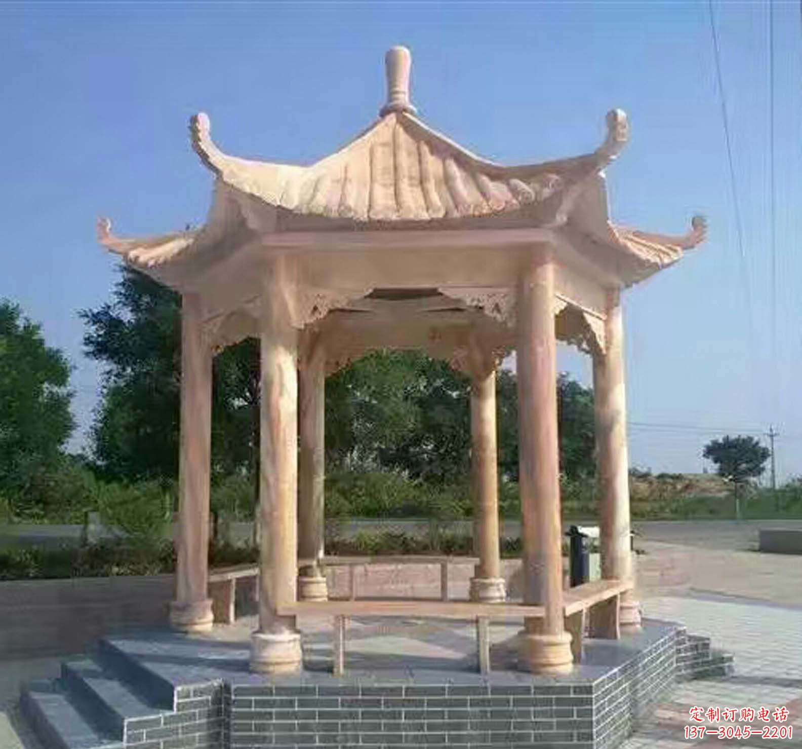 烟台晚霞红公园景观凉亭
