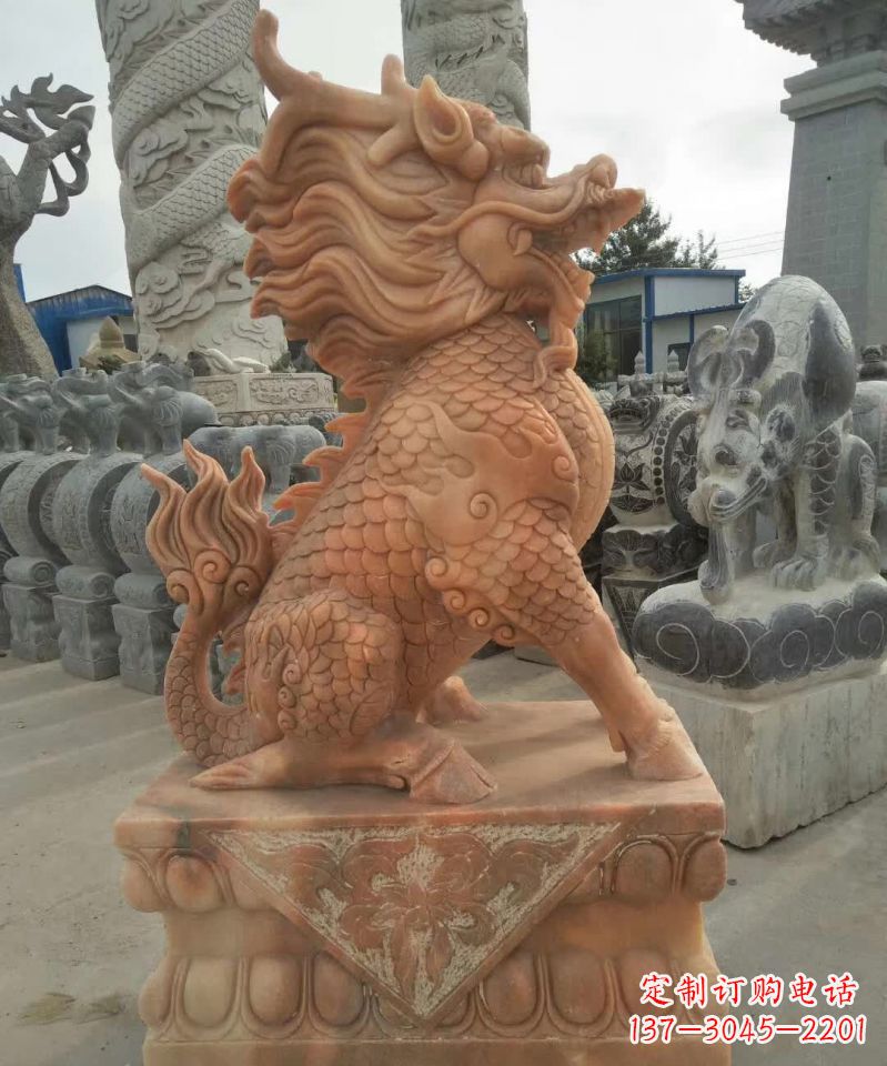 烟台晚霞红麒麟雕塑1