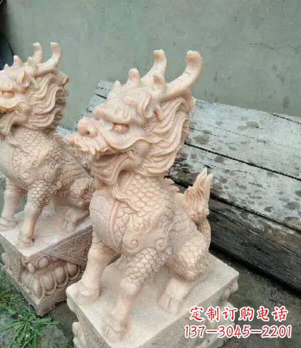 烟台晚霞红石雕麒麟