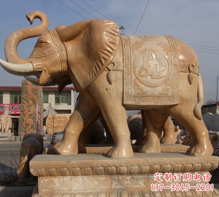 烟台晚霞红石雕如意大象