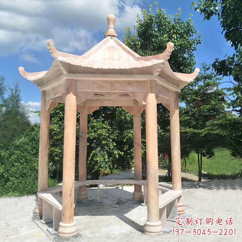 烟台晚霞红庭院石凉亭