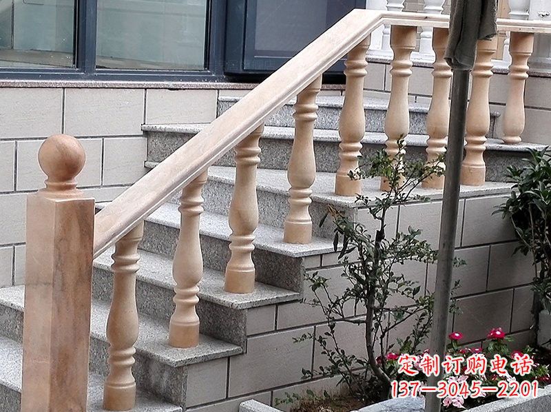 烟台晚霞红小区栏杆石雕