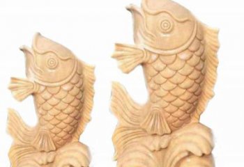 烟台晚霞红石喷水鲤鱼雕塑，灵动悠扬