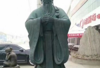 烟台精美的青铜孔子雕像