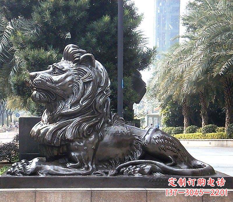 烟台卧着的西洋狮看门狮子铜雕
