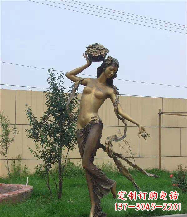 烟台西方美女公园人物铜雕