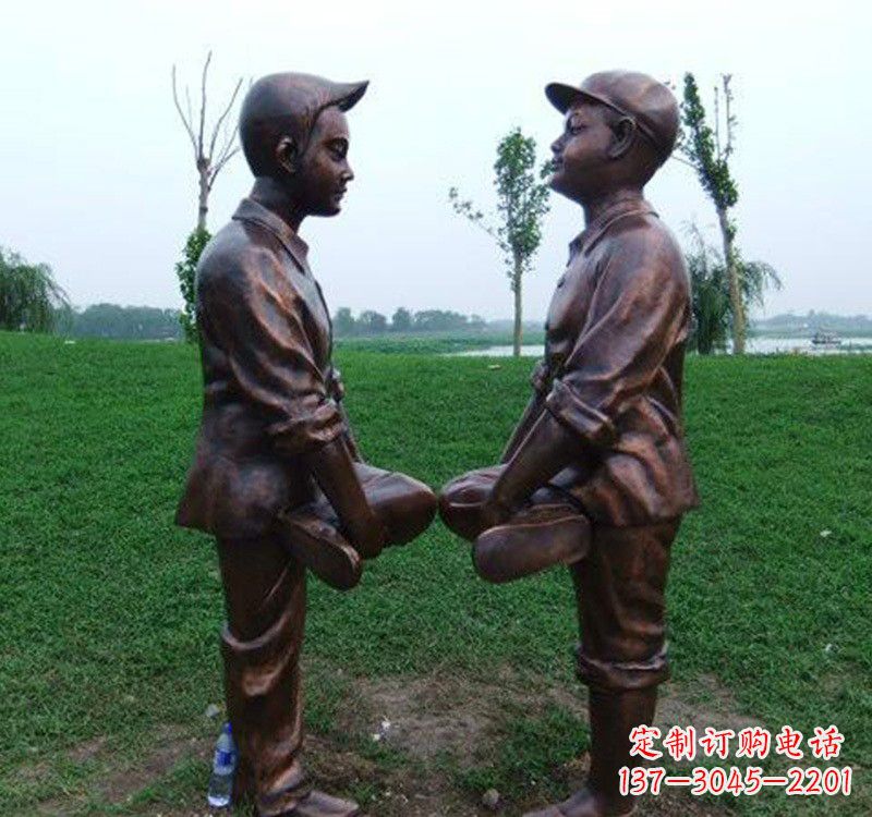 烟台小孩斗鸡铸铜雕塑