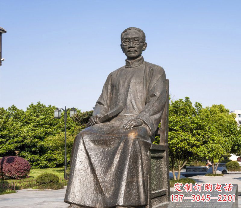 烟台校园蔡元培名人铜雕