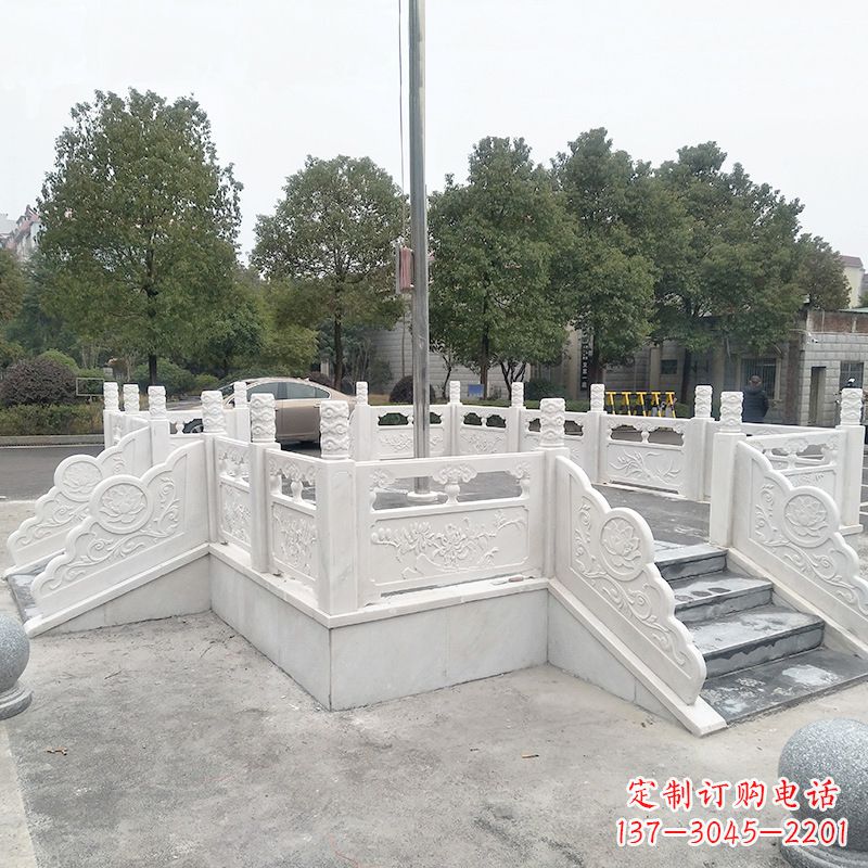 烟台校园广场石雕升旗台