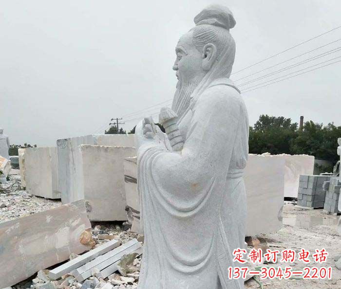 烟台校园景观孔子石雕