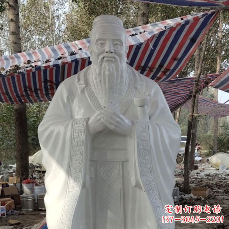 烟台校园孔子雕像