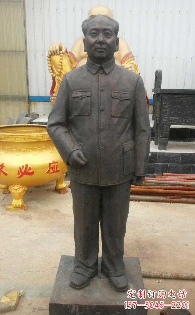 烟台校园毛主席伟人铜雕