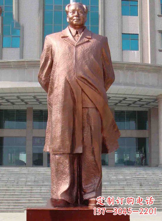 烟台校园毛主席铜像