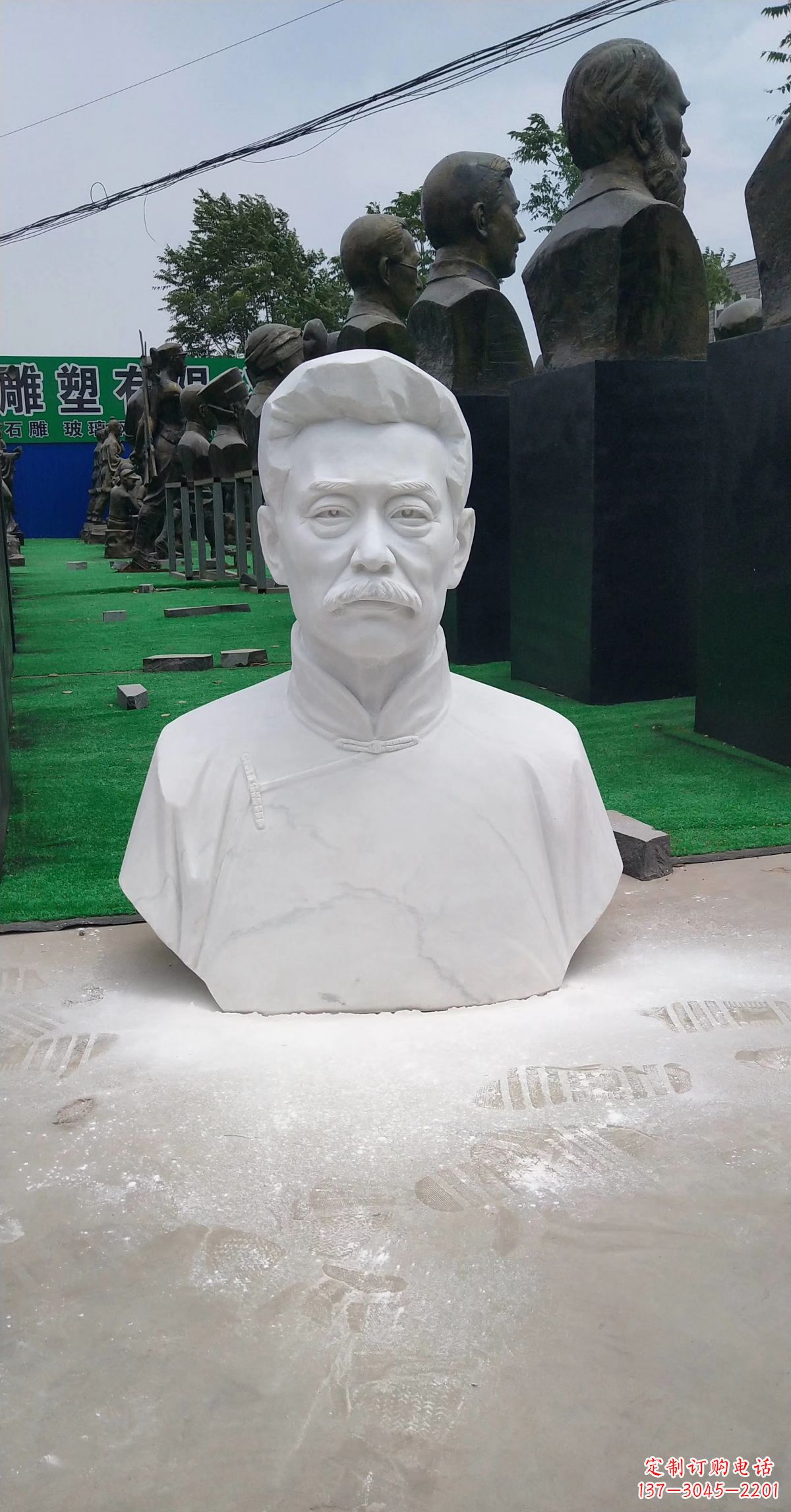 烟台校园名人汉白玉鲁迅头像