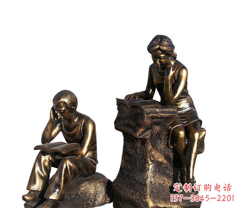 烟台校园铸铜学生看书人物雕塑
