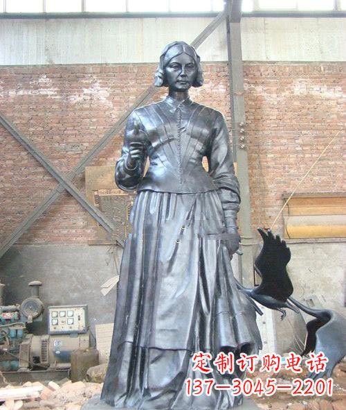 烟台医院校园西方名人南丁格尔铜雕