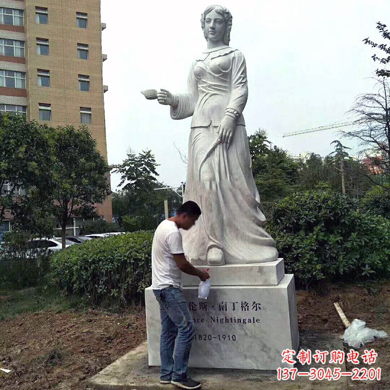 烟台医院园林提灯天使南丁格尔石雕塑