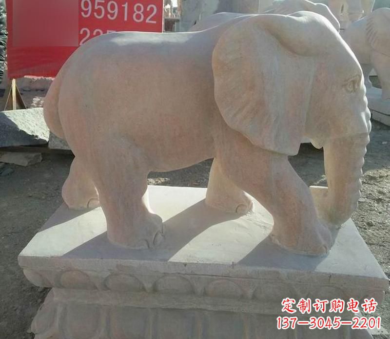 烟台园林晚霞红大象雕塑