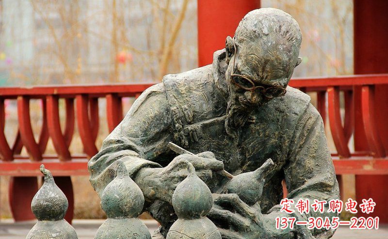 烟台园林在葫芦上刻字的老人小品铜雕