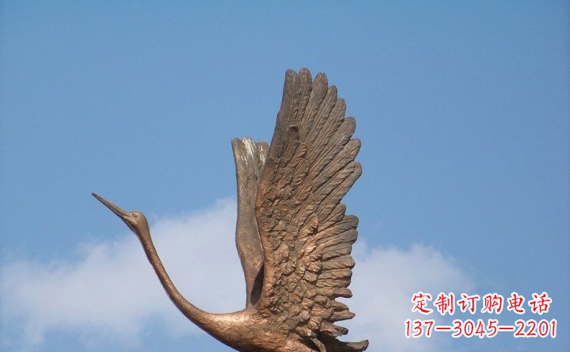 烟台展翅高飞的仙鹤动物铜雕