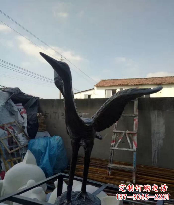 烟台展翅仙鹤铜雕 (2)