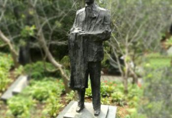 烟台徐悲鸿雕塑著名奔马画家公园铜雕像