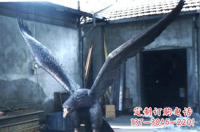 烟台铸铜老鹰企业动物铜雕