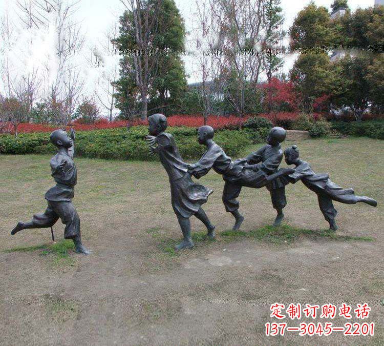烟台铸铜老鹰捉小鸡儿童雕塑
