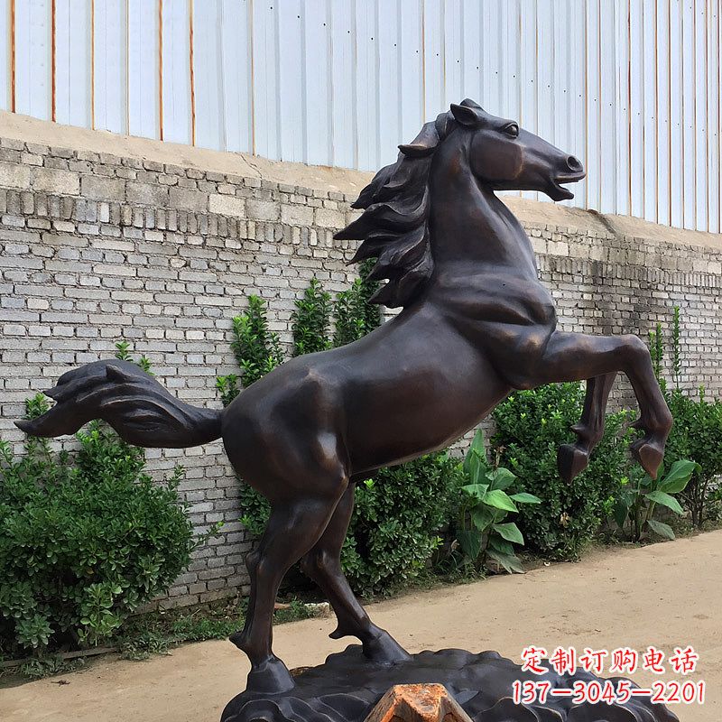 烟台铸铜马儿雕塑