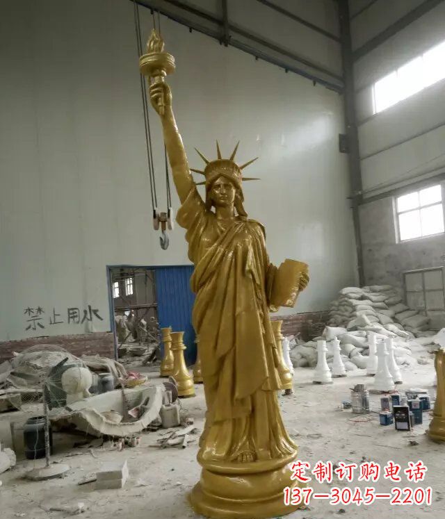 烟台自由女神玻璃钢仿铜人物雕塑