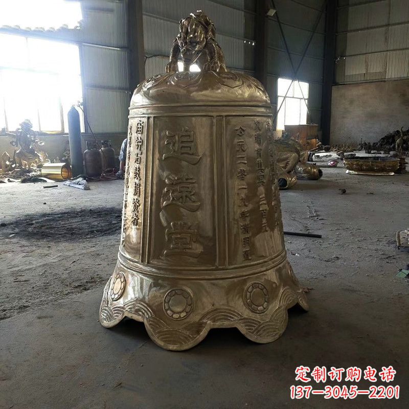 烟台宗祠铜钟雕塑