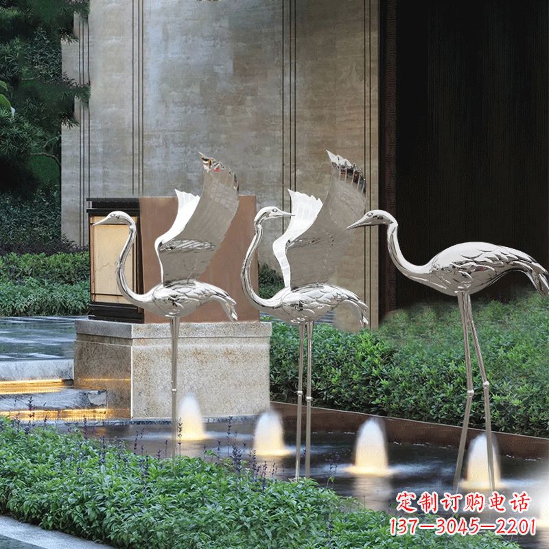 烟台鹤雕塑-公园不锈钢镜面喷泉中的鹤雕塑